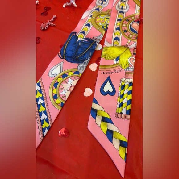 🧡💝HERMÈS TWILLY Pink/Yellow/Blue
Free Hermès Birkin Air Freshener & more💝🧡 - Picture 4 of 12